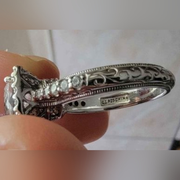 Tacori Wedding Ring - Picture 5 of 7